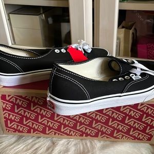 New black and white vans